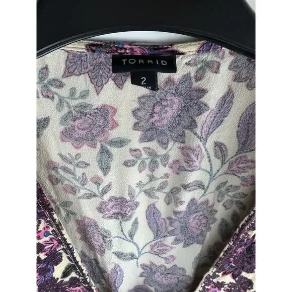 Torrid Babydoll Rayon Crepe Embroidered Lace Up Top Floral Womens Plus Size 2 2X - Picture 9 of 13